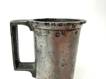 France, XVIIIe et XIXe.
Collection d'étains.
-...