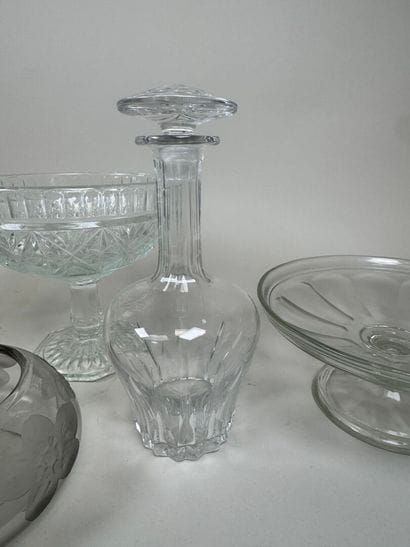 Lot en verre et cristal comprenant 3 coupes...