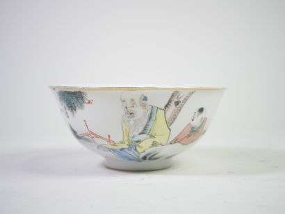 CHINE, vers 1900.
Bol en porcelaine blanche...