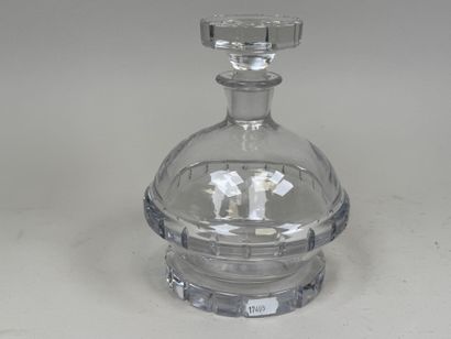 BACCARAT, dans le goût de.
Carafon en cristal...
