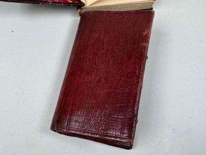 Portefeuille en cuir dépliant sur une miniature...