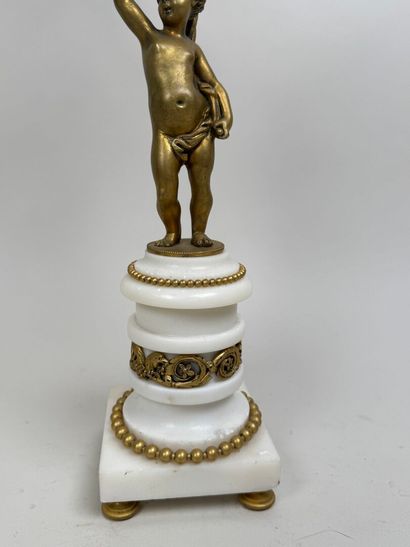Flambeau à trois bras de lumière en albâtre...