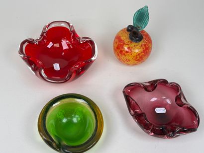 MURANO, XXe.
Trois coupes vide-poches en...