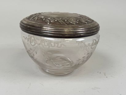 Covered sugar bowl in cut crystal, the lid...