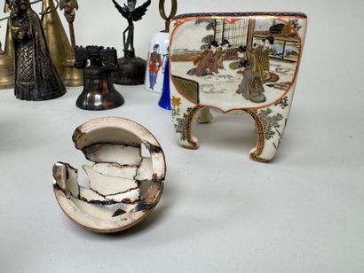 Collection de 12 cloches principalement en...