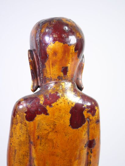 CHINE, XXe.
Sujet en bois sculpté laqué figurant...