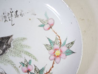 CHINE, XXe.
Deux soucoupes en porcelaine...