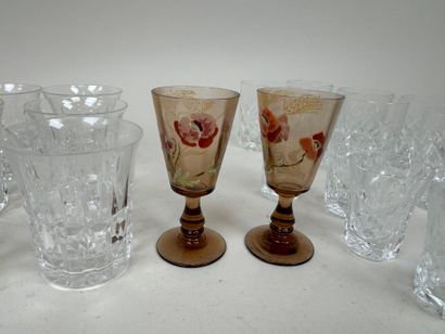 Lot de verres en cristal et verre comprenant...