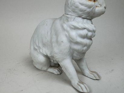 Sujet en biscuit à décor d'un lapin, les...