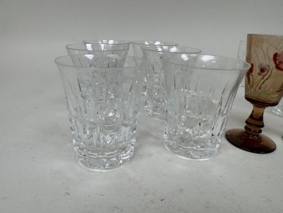 Lot de verres en cristal et verre comprenant...
