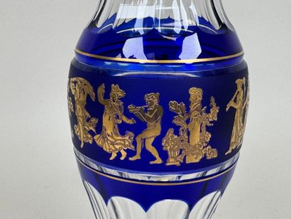 VAL SAINT LAMBERT.
Vase en cristal faceté...