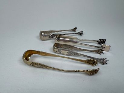 Five sugar tongs in 950/1000 silver, various...