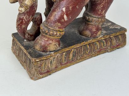 ASIE, XXe.
Éléphant.
Sujet en bois laqué...
