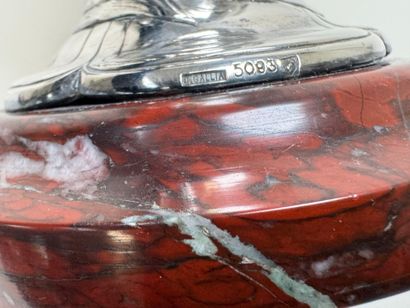 GALLIA.
Important vase en métal argenté à...