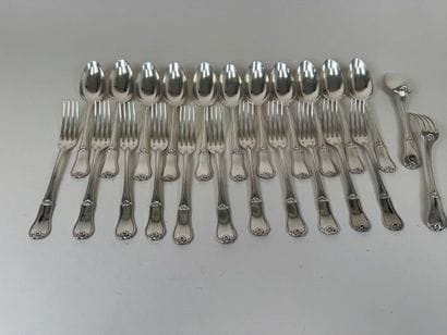 Série de 12 couverts à entremet en métal...