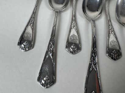 Série de 12 petites cuillères en métal argenté...