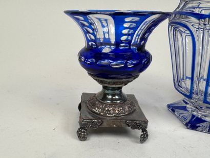 4 pièces de forme en cristal et verre partiellement...