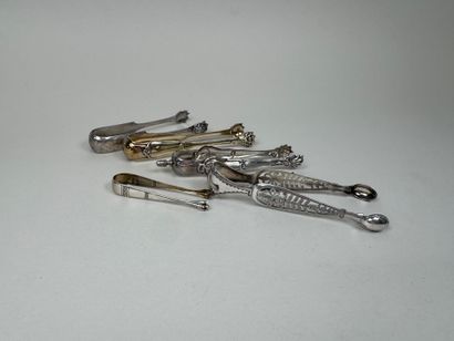 Five sugar tongs in 950/1000 and 800/1000...
