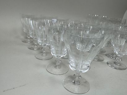 SEVRES.
Partie de service de verres en cristal...