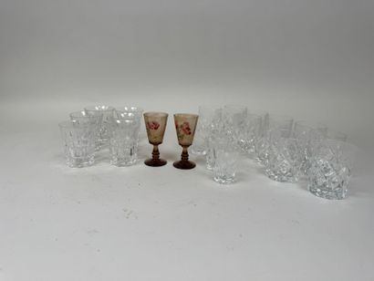 Lot de verres en cristal et verre comprenant...