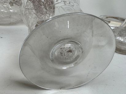 Important lot en cristal et verre comprenant...
