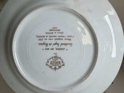 Lot comprenant :
- Ancienne Manufacture Royale...
