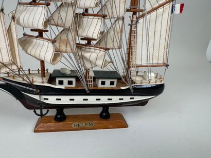 BELEM.
Petite maquette de bateau trois mats...