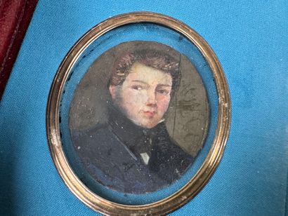 Portefeuille en cuir dépliant sur une miniature...