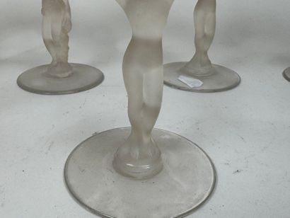 Série de 9 coupes à champagne en cristal,...