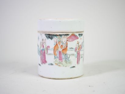CHINE, XIXe.
Pot couvert en porcelaine polychrome...