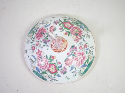 CHINE, XXe. 
Pot couvert en porcelaine polychrome...