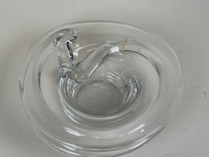 DAUM France.
Coupe en cristal moulé et pressé.
Signée...