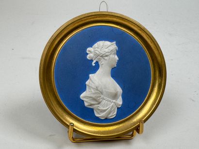 École XXe.
Profil de femme.
Miniature en...