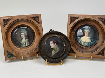 École, XXe.
Portrait de femmes.
Deux miniatures...