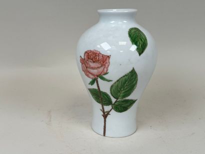 HAVILAND à Limoges.
Vase en porcelaine polychrome...