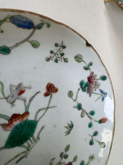 CHINE, XXe.
Coupelles et petit bol en porcelaine...