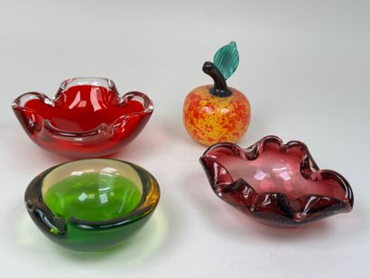 MURANO, XXe.
Trois coupes vide-poches en...