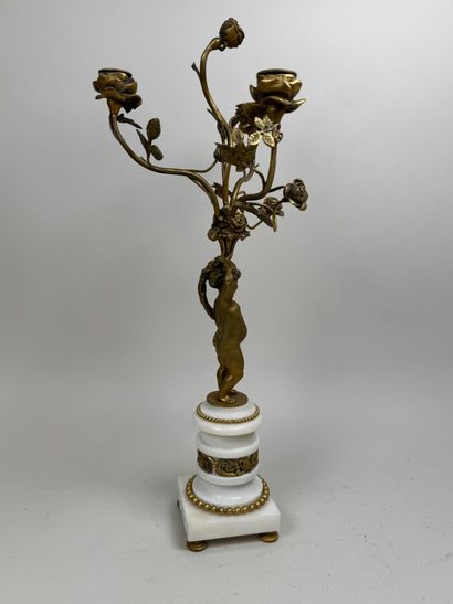 Flambeau à trois bras de lumière en albâtre...