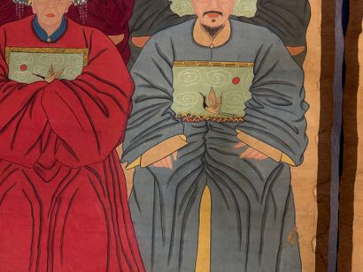 Trois dignitaires.
220 x 102 cm.
(taches,...