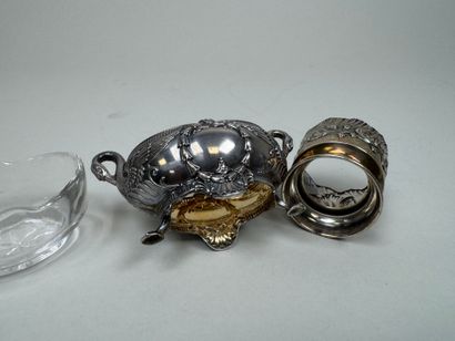Lot in silver 950/1000 including :
- a saleron,...