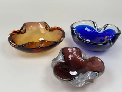 MURANO, XXe.
Trois coupes vide-poches en...