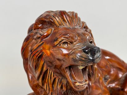 École, XXe.
Lion.
Important sujet en plâtre...