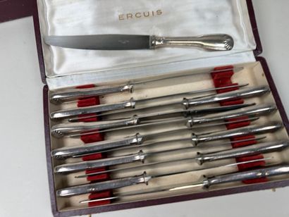 ERCUIS.
Partie de ménagère en métal argenté,...