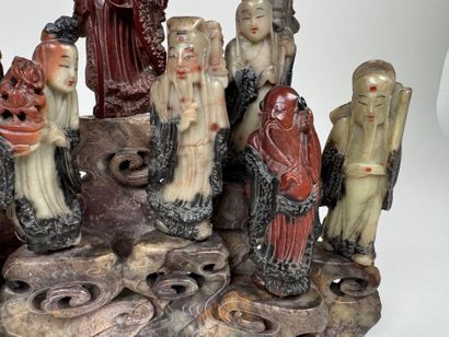 CHINE, vers 1900.
Groupe en pierre dure sculptée...
