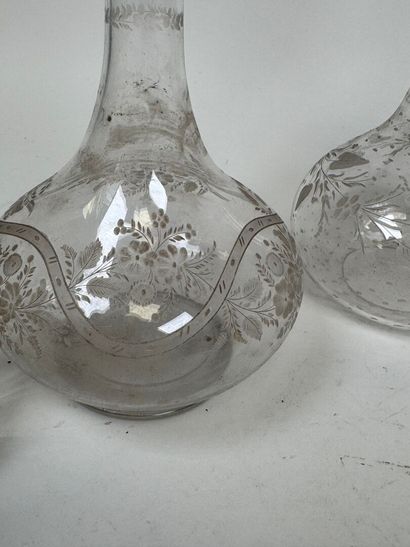Important lot en cristal et verre comprenant...