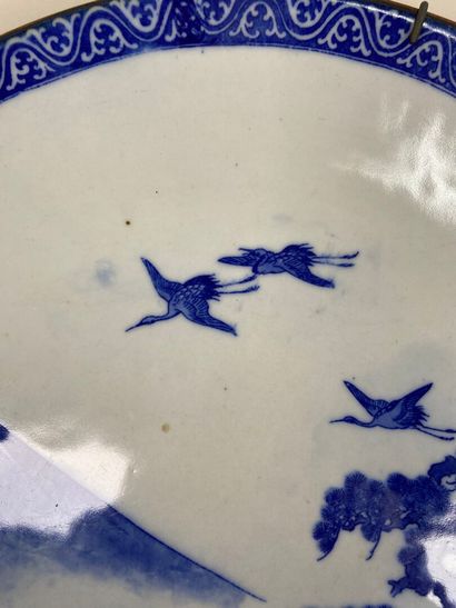 JAPON, fin XIXe. 
Grand plat circulaire en...