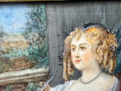 École XIXe.
Femme à la plume.
Miniature pendentif...