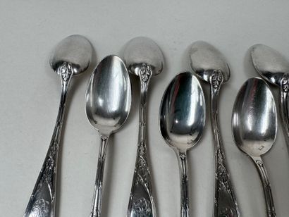 Série de 12 petites cuillères en métal argenté...