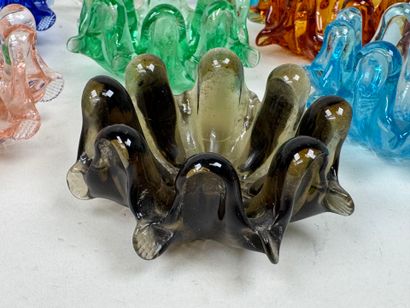 MURANO, XXe.
Huit coupes en verre soufflé...