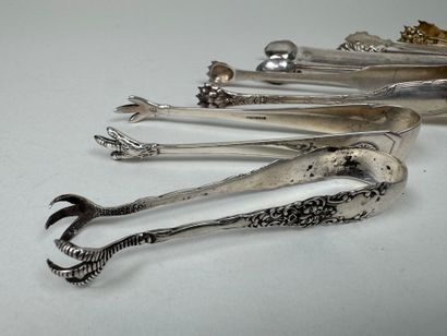 Collection of 6 sugar tongs in 950/1000 and...
